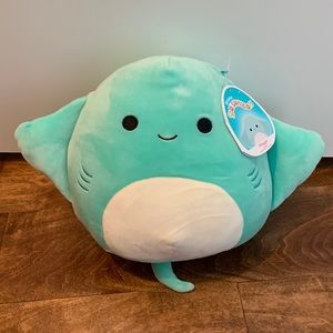 NWT Maggie the Stingray 8" Squishmallow